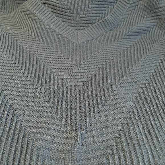 Vintage Penman’s Navy Blue Knit V-neck Sweater Women’s Medium - Picture 4 of 6